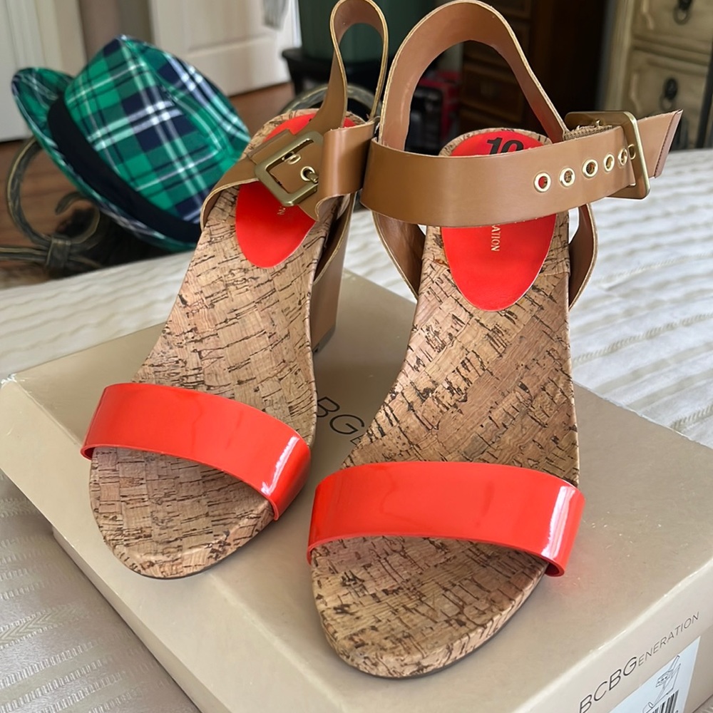 BCBG WEDGES Size 10 NEW